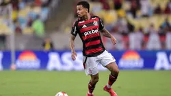 Allan, em ação pelo Flamengo - Foto: Thiago Ribeiro/AGIF