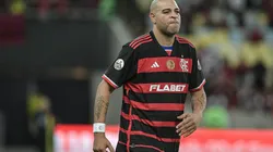 RJ - RIO DE JANEIRO - 15/12/2024 - DESPEDIDA DO JOGADOR ADRIANO - ULTIMA BATALHA DO IMPERADOR - Adriano jogador do Flamengo durante partida contra o Amigos da Italia no estadio Maracana pelo campeonato A Ultima Batalha do Imperador. Foto: Thiago Ribeiro/AGIF