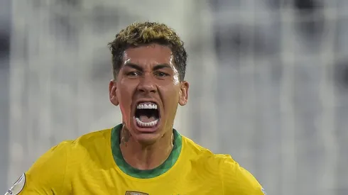 Roberto Firmino, com passagens pela Seleção, deve ficar livre no mercado.