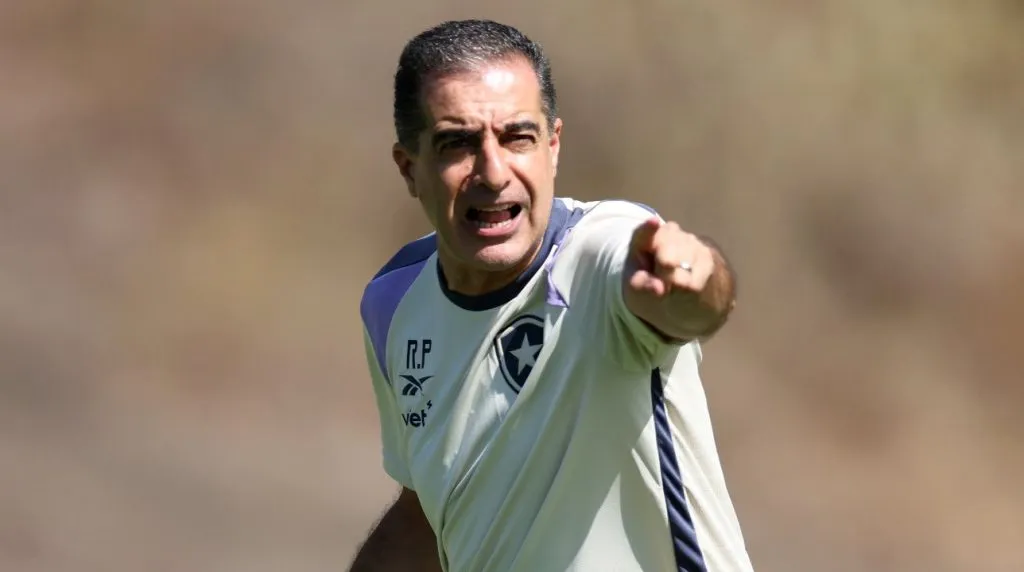 Renato Paiva pelo Botafogo. Foto: Vítor Silva/BFR