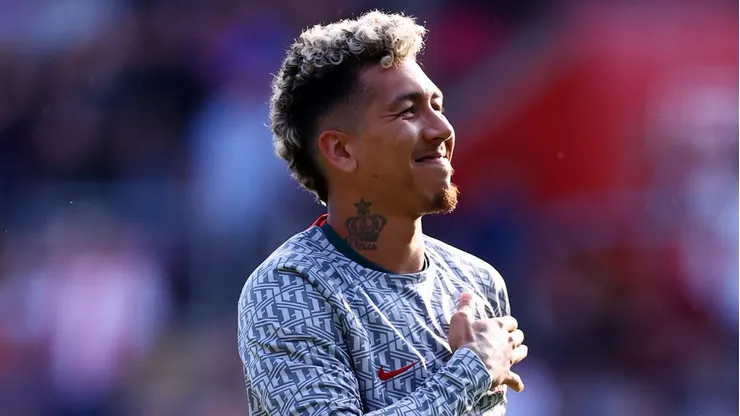 Roberto Firmino pode voltar a jogar na Inglaterra - (Photo by Michael Steele/Getty Images).