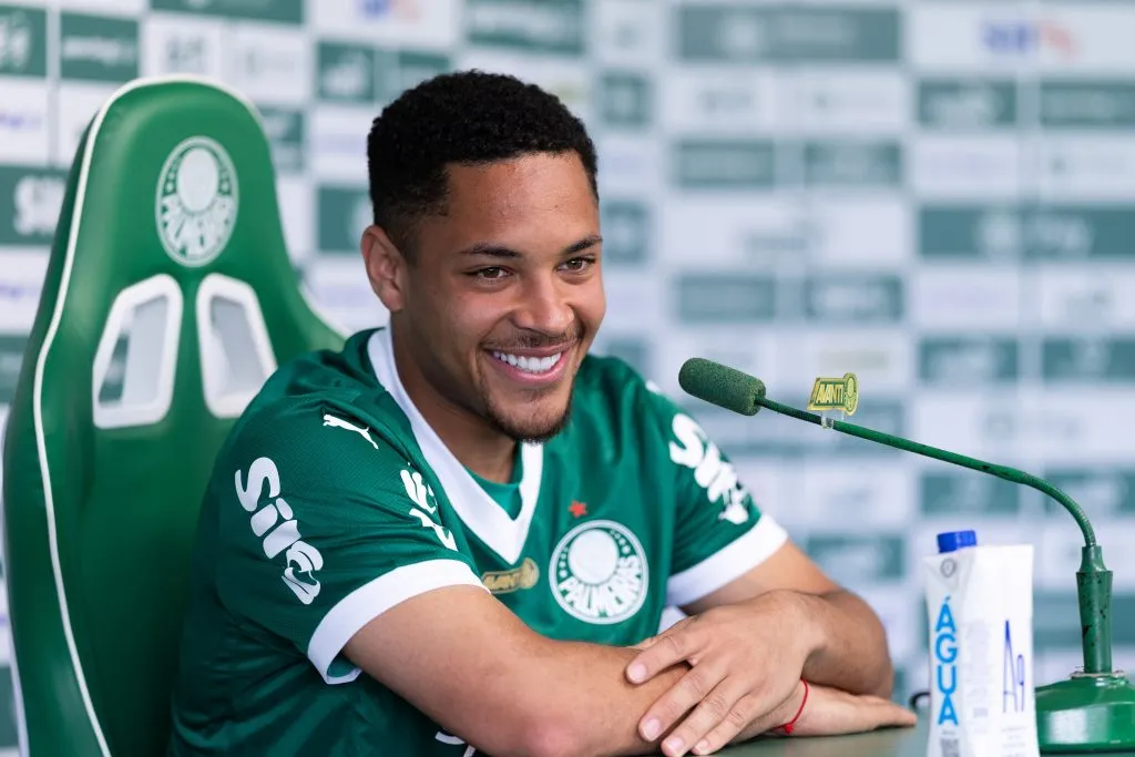 Abel Ferreira tem dúvidas sobre a estreia de Vitor Roque contra o São Paulo. Foto: Ettore Chiereguini/AGIF