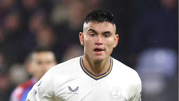 Carlos Alcaraz, meia argentino do Everton - Foto: Warren Little/Getty Images