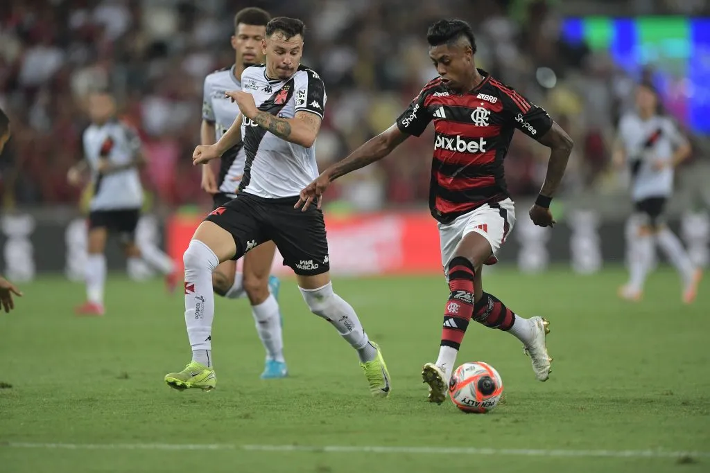 Bruno Henrique jogador do Flamengo durante partida contra o Vasco – Foto: Thiago Ribeiro/AGIF