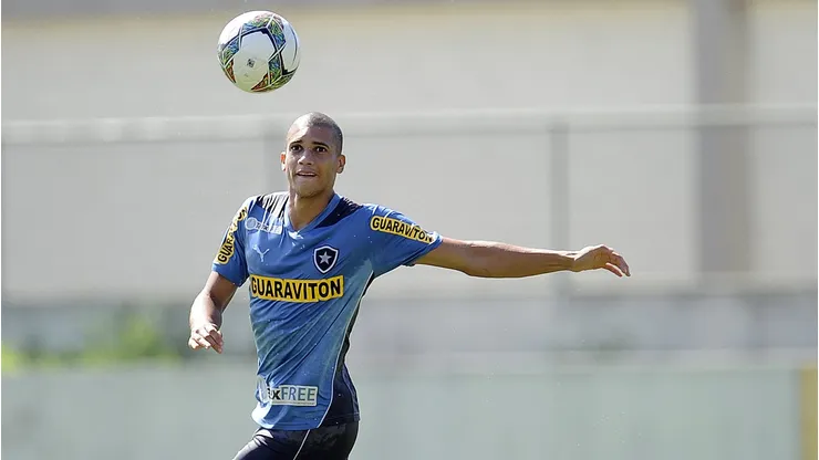 Doria durante treino do Botafogo - Foto: Fabio Castro/AGIF