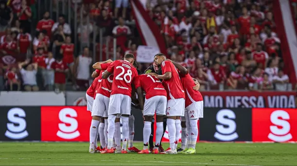 Jogadores do Internacional antes da partida contra Caxias – Foto: Maxi Franzoi/AGIF