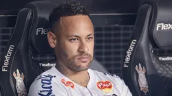 Neymar ficou no banco contra o Corinthians