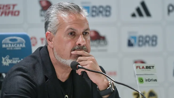 José Boto durante coletiva de imprensa, no Maracanã.