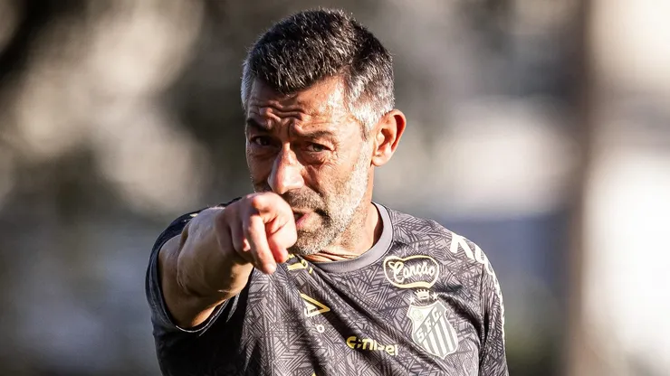 Pedro Caixinha toma decisão e garante permanência no Santos