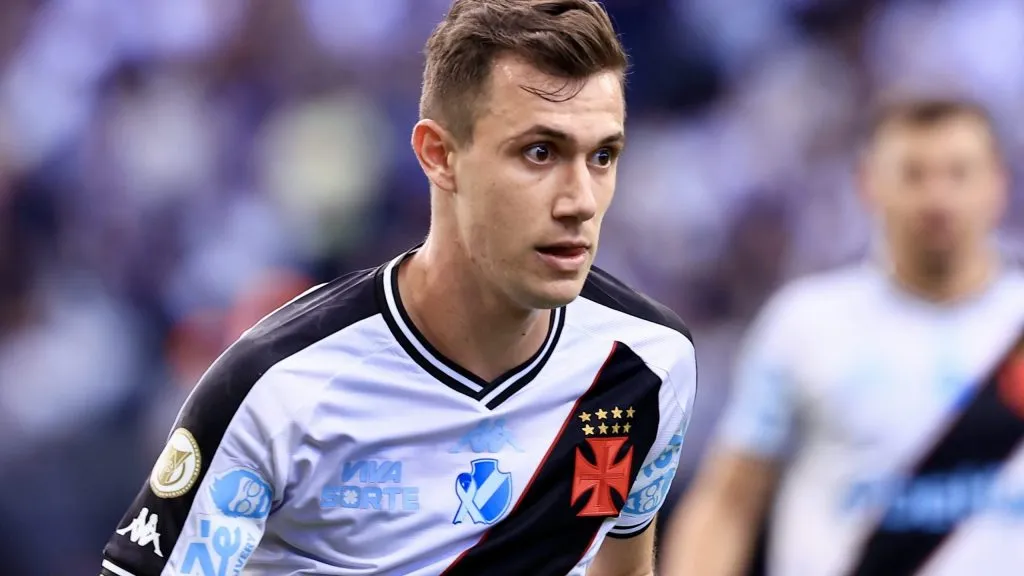 Piton durante partida. Foto: Marcello Zambrana/AGIF