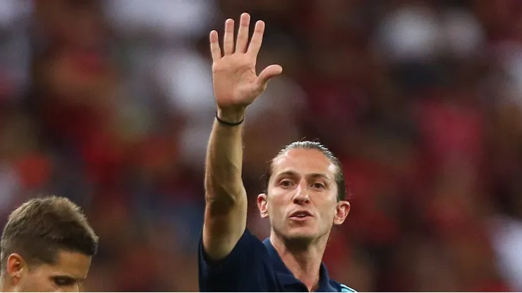 Filipe Luís va renovar com o Flamengo após o Carioca