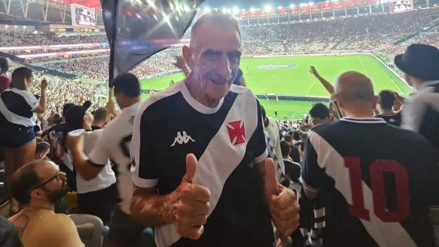 “Seu Calil da Colina” presente no Maracanã para apoiar o Vasco. Foto: Reprodução/Instagram.