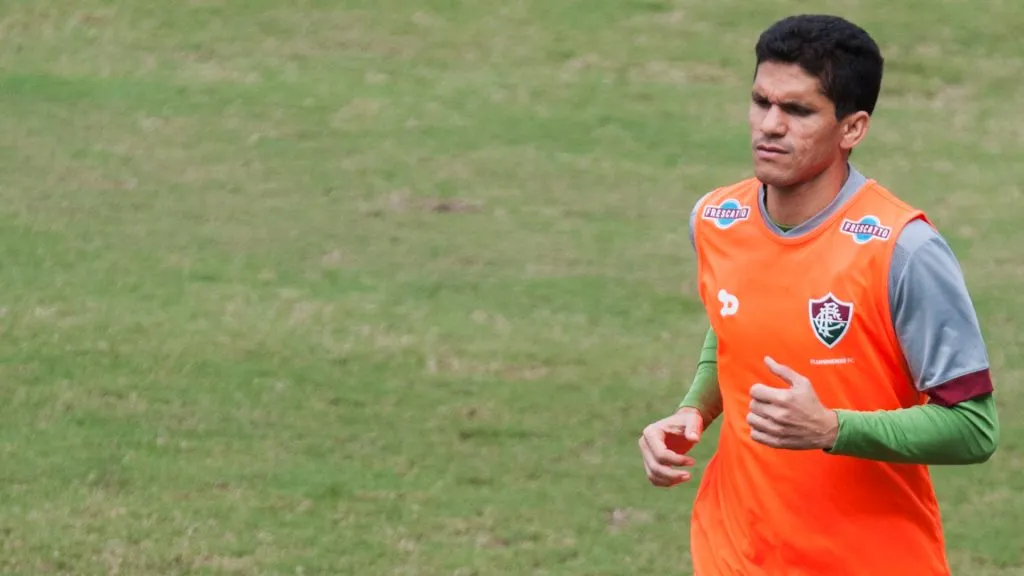 Magno Alves treinando pelo Fluminense em 2016 –  Foto: Armando Paiva/AGIF