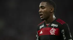 RJ - RIO DE JANEIRO - 13/06/2024 - BRASILEIRO A 2024, FLAMENGO X GREMIO - Lorran jogador do Flamengo lamenta durante partida contra o Gremio no estadio Maracana pelo campeonato Brasileiro A 2024. Foto: Jorge Rodrigues/AGIF