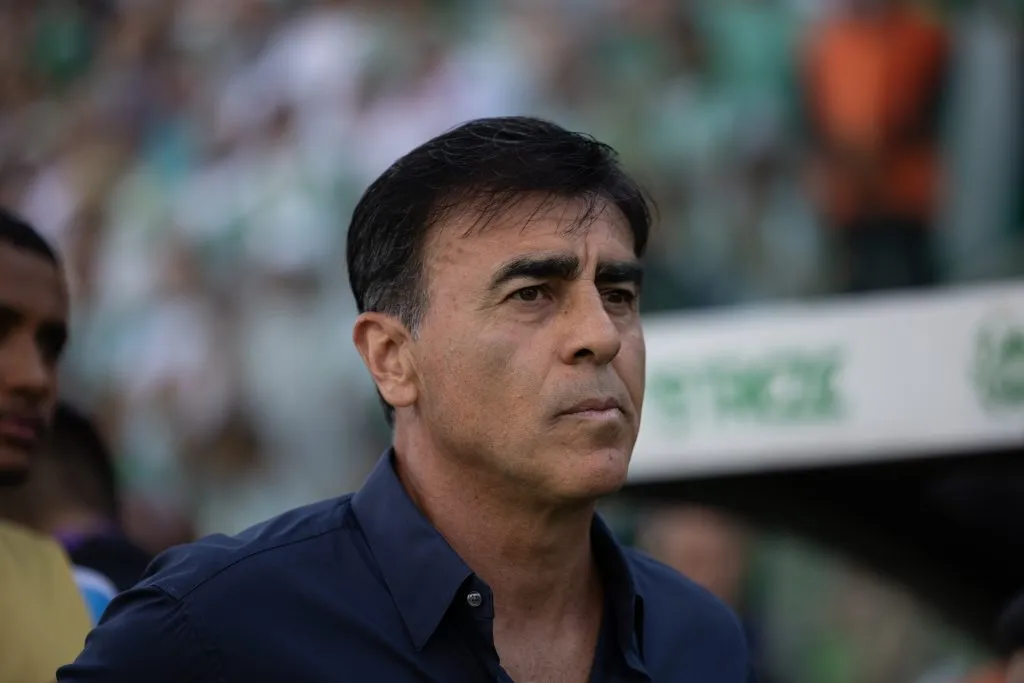 Quinteros, técnico do Grêmio – Foto: Liamara Polli/AGIF