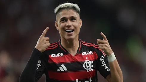 Luiz Araújo comemora gol pelo Flamengo. Foto: Thiago Ribeiro/AGIF