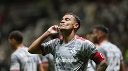 Alan Patrick jogador do Internacional comemora seu gol durante partida contra o Atlético-MG no estádio Arena MRV pelo campeonato Brasileiro A 2024. Foto: Gilson Lobo/AGIF