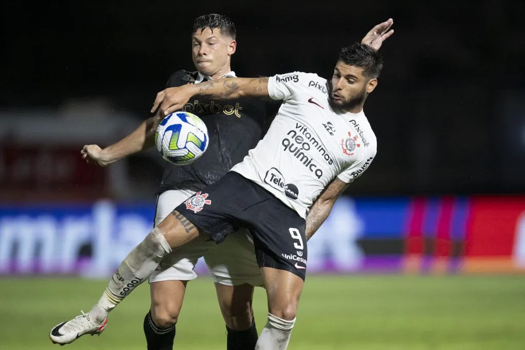 Capasso pelo Vasco em partida diante do Corinthians. Foto: (Photo by Jorge Rodrigues/AGIF/Sipa USA) Credit: Sipa US/Alamy Live News