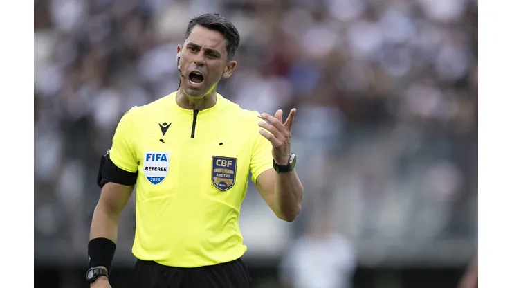 CBF deve afastar Flávio Rodriguez de Souza por 5 jogos. Foto: Jorge Rodrigues/AGIF