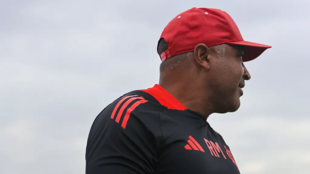 Roger Machado comanda atividades com o elenco do Internacional. Foto: Ricardo Duarte/Internacional.