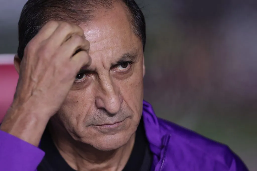 Ramón Díaz pode ter problemas em escalação na Libertadores. Foto: Ettore Chiereguini/AGIF