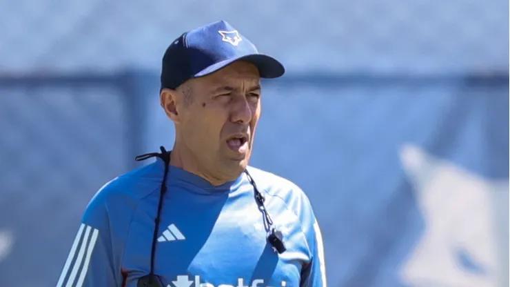 Leonardo Jardim é avisado sobre interesse do mercado em atacante do Cruzeiro