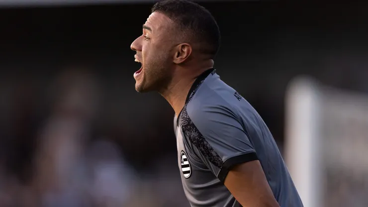 Roger Silva comando o Athletic contra o Grêmio nesta quarta (12), pela Copa do Brasil.