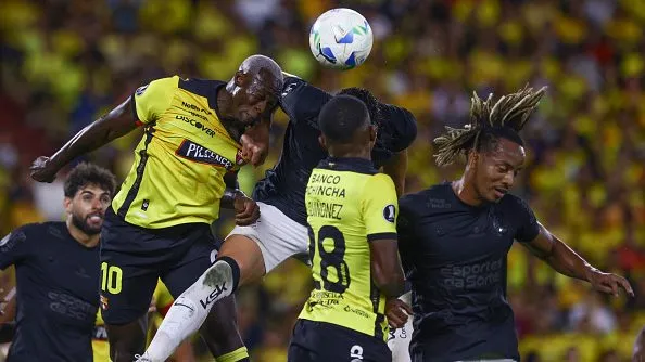 Felipe Caicedo contra o Corinthians. Foto: Franklin Jacome/Getty Images