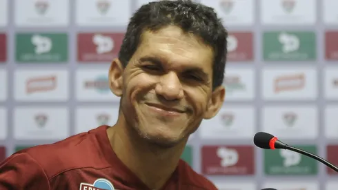 Magno Alves durante coletiva quando atuava pelo Fluminense, no CT das Laranjeiras, em 2016.