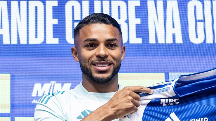 Jogador se rendeu ao elenco do Cruzeiro