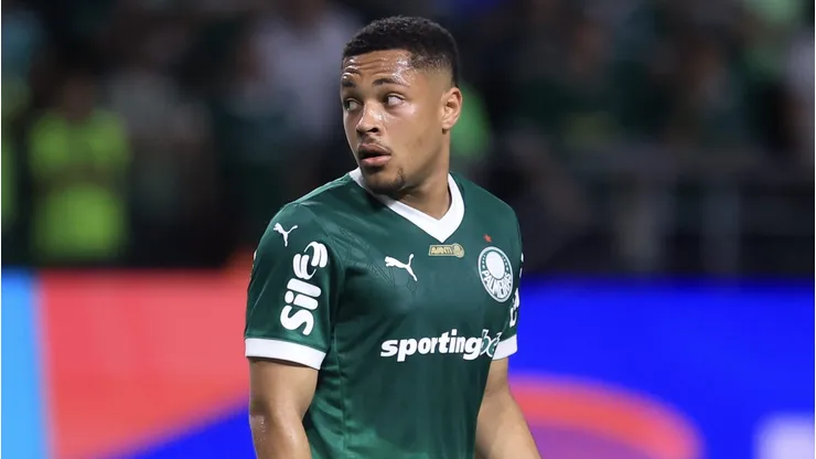 Vitor Roque foi duramente criticado na Espanha