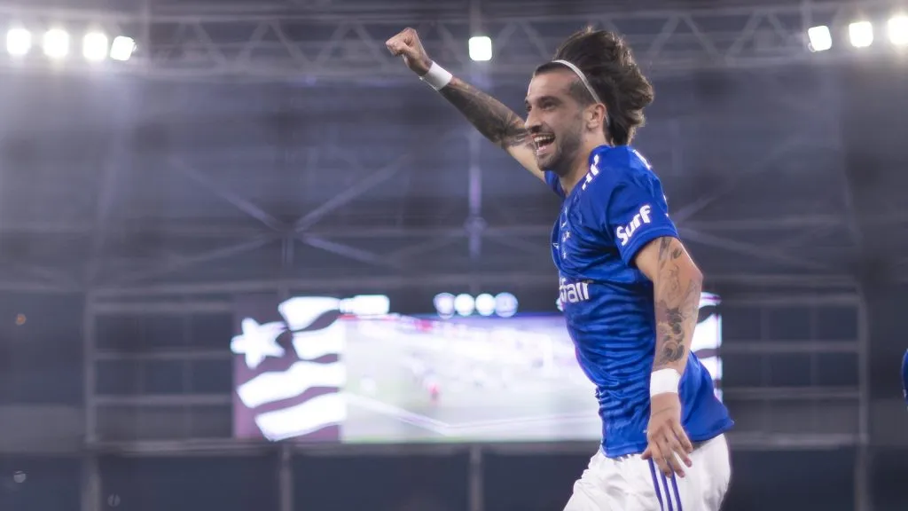 Lautaro comemora gol pelo Cruzeiro. Foto: Jorge Rodrigues/AGIF