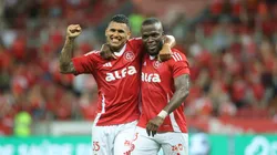 Jogadores do Internacional celebram gol em jogo válido pelo Gauchão. Foto: Ricardo Duarte/Internacional.