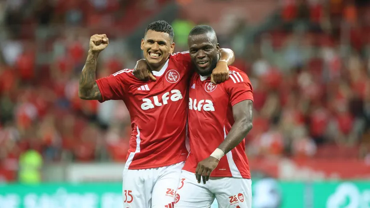 Jogadores do Internacional celebram gol em jogo válido pelo Gauchão. Foto: Ricardo Duarte/Internacional.