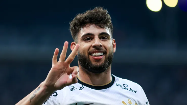 Yuri Alberto marando três gols diante do Atlético-GO na Copa do Brasil em 2022. Foto: Marcello Zambrana/AGIF