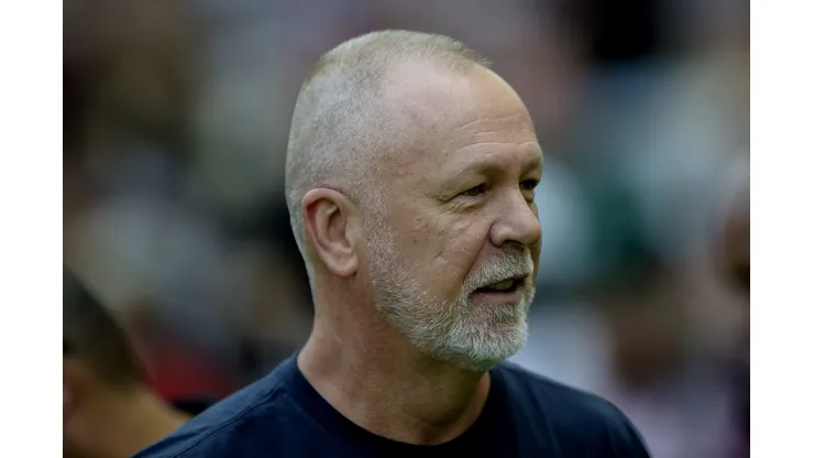 Mano Menezes técnico do Fluminense durante partida contra o Flamengo no estádio Maracanã pelo campeonato Carioca 2025. Foto: Alexandre Loureiro/AGIF