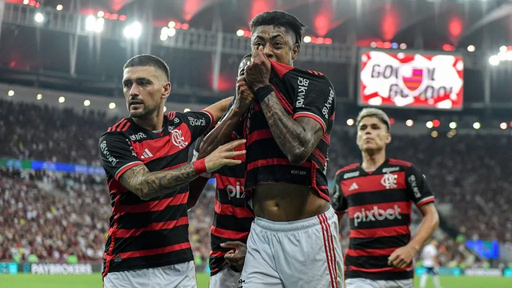 Arrascaeta e Bruno Henrique