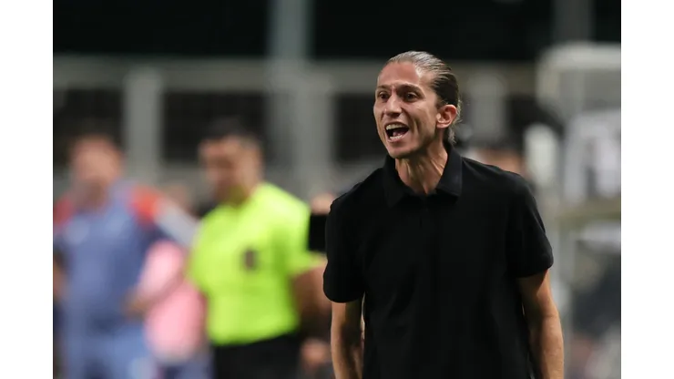 Filipe Luís técnico do Flamengo durante partida contra o Cruzeiro no estádio Independência pelo campeonato Brasileiro A 2024. Foto: Gilson Lobo/AGIF