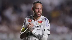 Neymar em campo pelo Santos. Foto: Ettore Chiereguini/AGIF