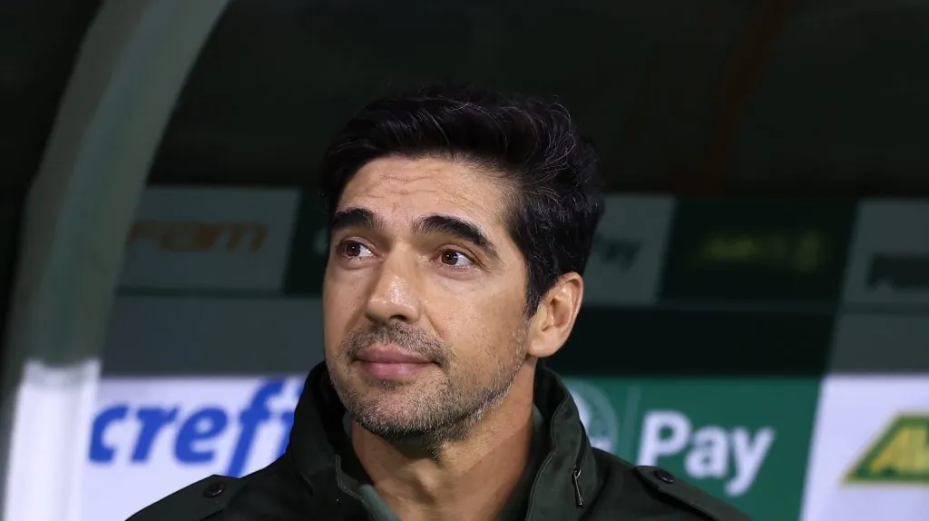 Foto: Marcello Zambrana/AGIF – Abel Ferreira recebe novo volante no elenco após saídas de Zé Rafael e Menino.