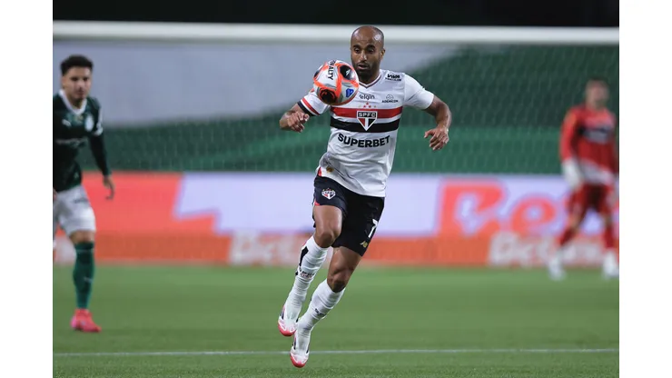 SP - SAO PAULO - 10/03/2025 - PAULISTA 2025, PALMEIRAS X SAO PAULO - Lucas jogador do Sao Paulo durante partida contra o Palmeiras no estadio Arena Allianz Parque pelo campeonato Paulista 2025. Foto: Ettore Chiereguini/AGIF