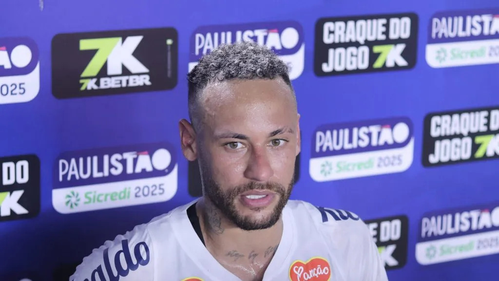 Neymar foi cortado da lista de Dorival Júnior na Seleção Brasileira por lesão na coxa – Foto: Reinaldo Campos/AGIF