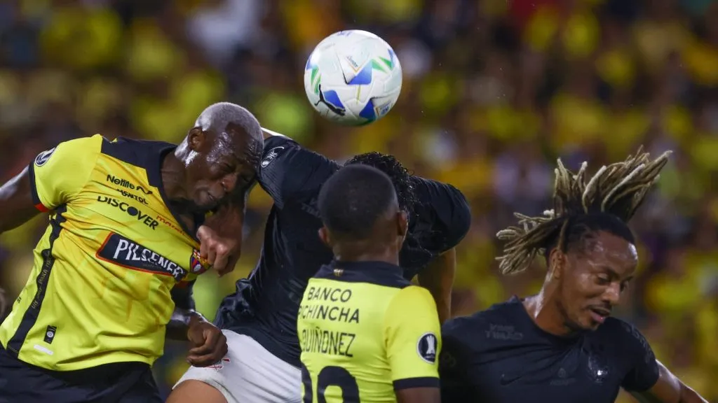 Barcelona-EQU x Corinthians - Foto: Franklin Jacome/Getty Images.