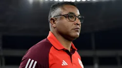 Roger Machado vê rival treinar com formação de 3 volantes para grande decisão do Gauchão - Foto: Thiago Ribeiro/AGIF