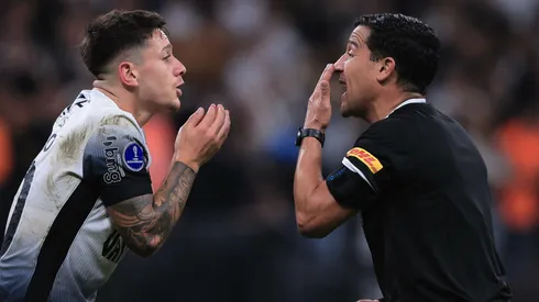 Rodrigo Garro foi para o 'sacrifício' e deu assistência para gol de Félix Torres em eliminação do Corinthians da Libertadores