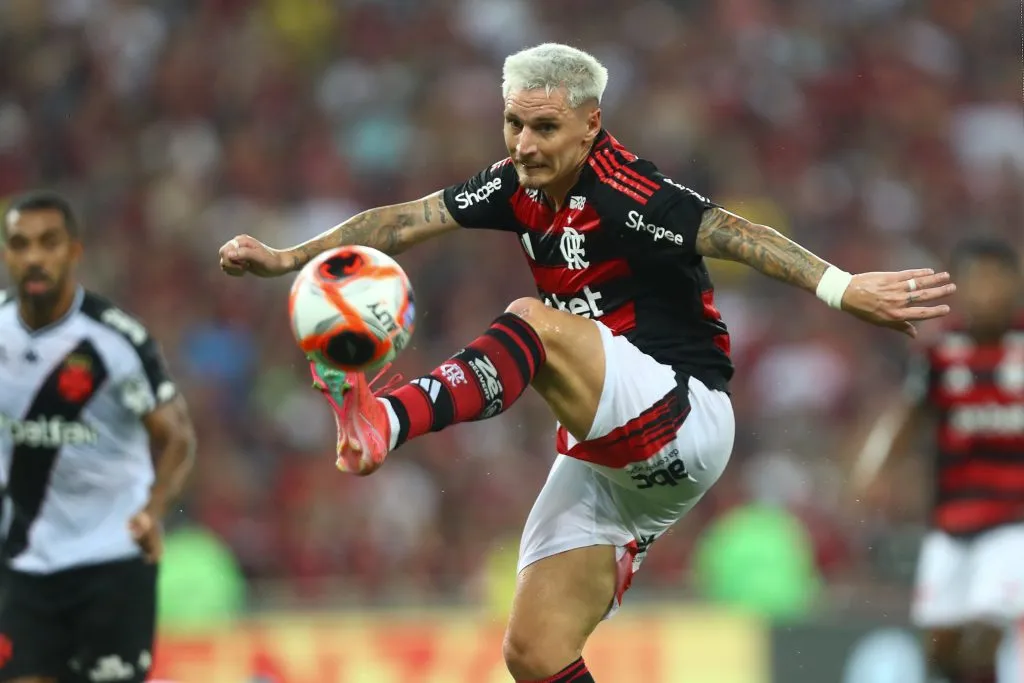 Varela despertou interesse do Santos para a temporada – Fotos: Gilvan de Souza/Flamengo