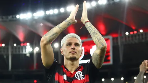 Varela - Fotos: Gilvan de Souza/Flamengo