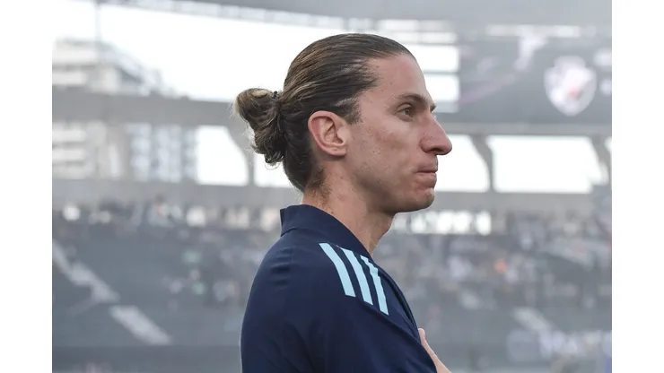 Filipe Luís confirmou time titular do Flamengo para enfrentar novamente o Fluminense. Cebolinha estará no banco - Foto: Thiago Ribeiro/AGIF