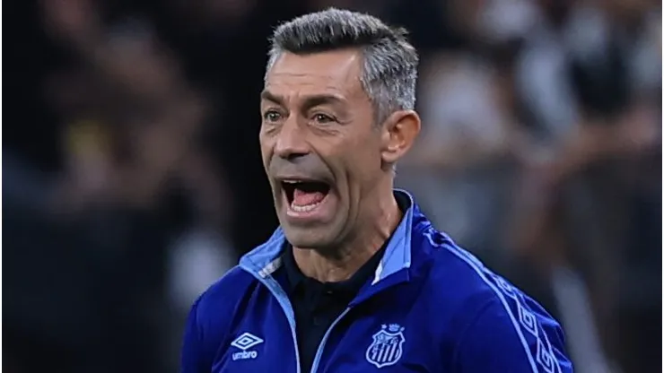 Zagueiro foi aprovado por Pedro Caixinha no Santos.