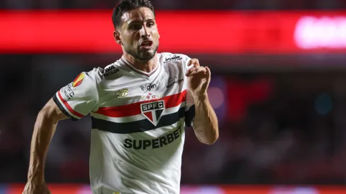 SP - SAO PAULO - 19/02/2025 - PAULISTA 2025, SAO PAULO X PONTE PRETA - Calleri jogador do Sao Paulo durante partida contra o Ponte Preta no estadio Morumbi pelo campeonato Paulista 2025. Foto: Marcello Zambrana/AGIF